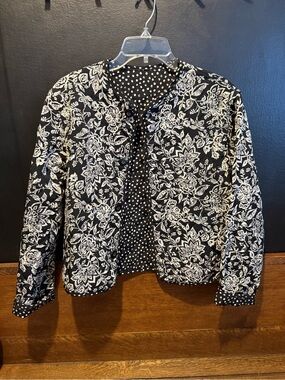Womens Black & White Reversible Floral/polkadot Quilted Jacket